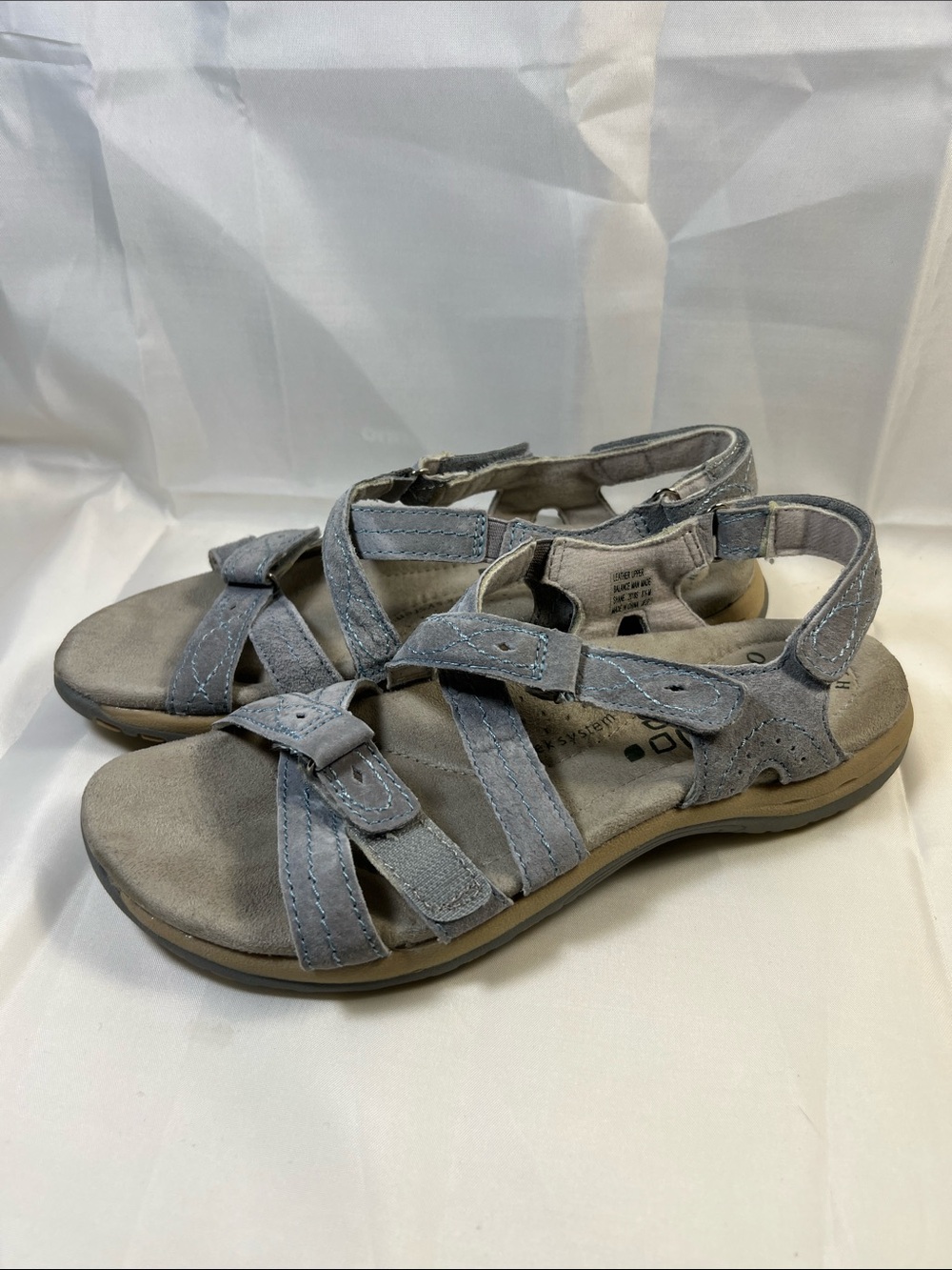 Earth Origins Light Gray Suede Strappy Comfort Sandals
